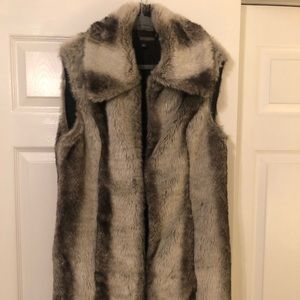Timeless Faux-fur vest